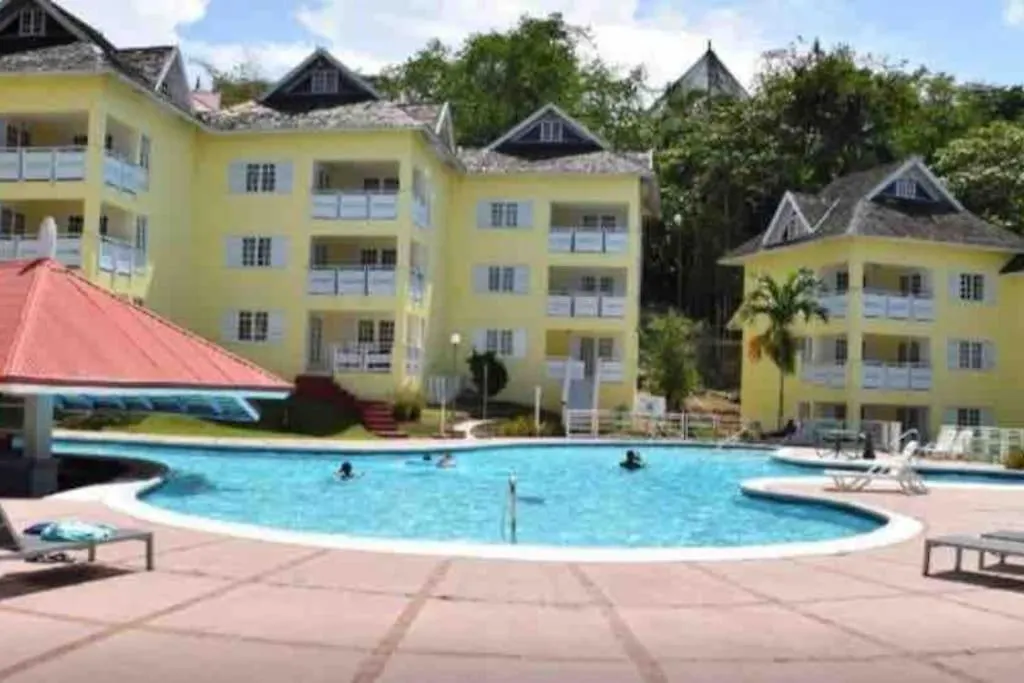 Lulu Bell Mystic Ridge @73 Apartment. Ocho Rios